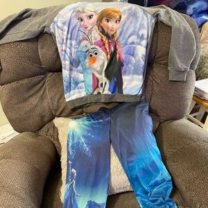 Disney Frozen outfit.. Both sweatshirt and leggings are size Large.